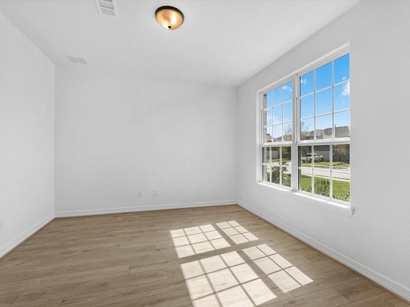 Spacious, unfurnished interior of a new home in Brookewater, Rosenberg (Image 19).
