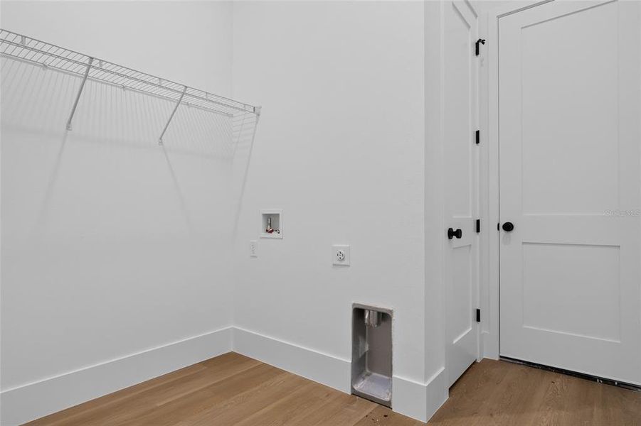 Spacious, unfurnished interior of a new home in , Port Charlotte (Image 44).