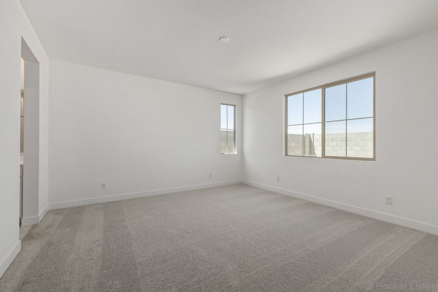 Spacious, unfurnished interior of a new home in Teravalis, Buckeye (Image 8).