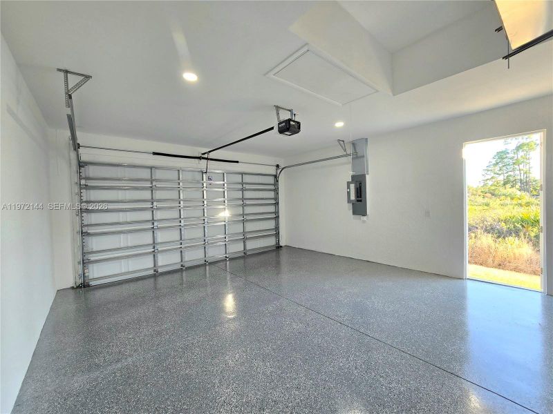 Spacious, unfurnished interior of a new home in , Lehigh Acres (Image 29).