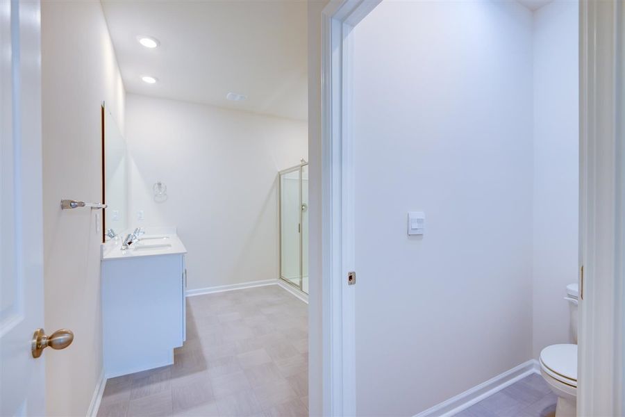 Representative furnished interior of a home built from the ARIA by D.R. Horton in West New Bern, New Bern (Image 9).