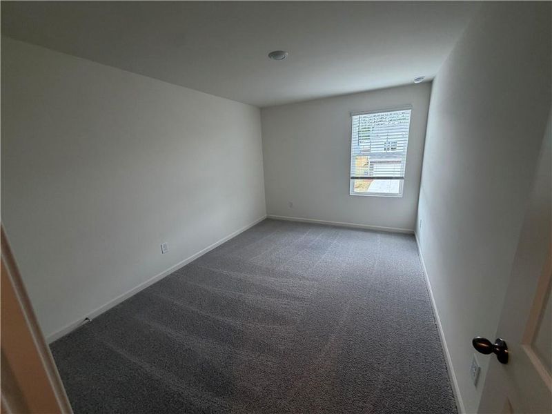 Spacious, unfurnished interior of a new home in Mt. Tabor Ridge, Dallas (Image 26).