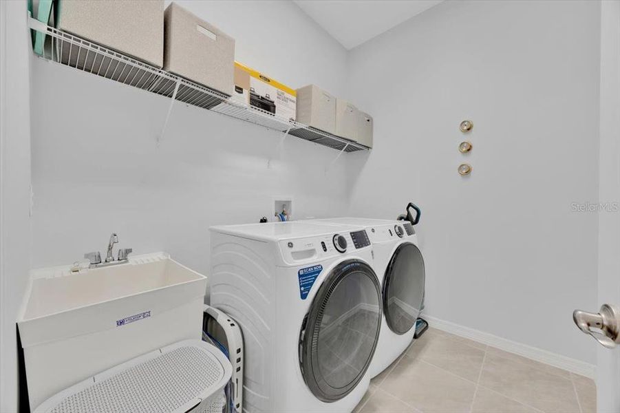 Furnished interior view inside a new home in , Kissimmee (Image 29).