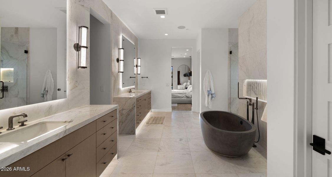 55-web-or-mls-Primary Bedroom1