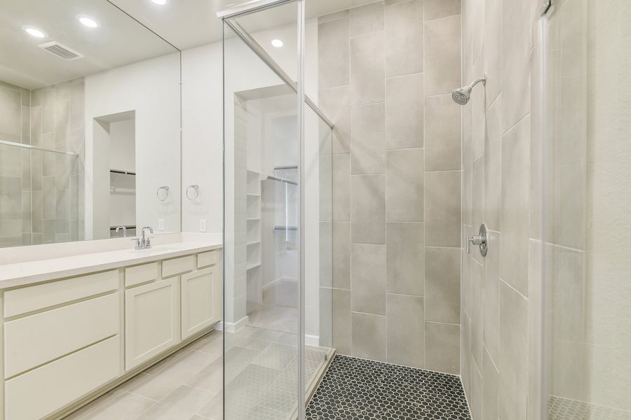 Furnished interior view inside a new home in Summer Place  35', Montgomery (Image 15).