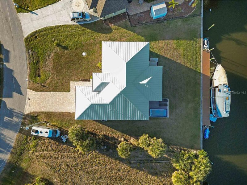 Exterior details and patio area of a home in , Port Charlotte (Image 27).
