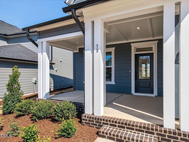 003-1280x960-front-porch