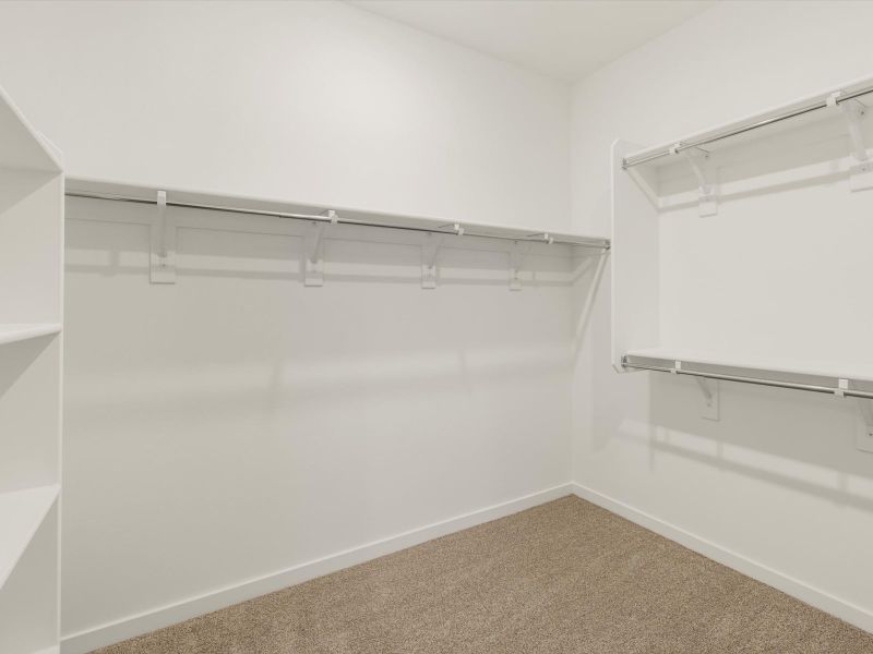 Spacious, unfurnished interior of a new home in Bella Vista Farms Reserve Series, San Tan Valley (Image 13).
