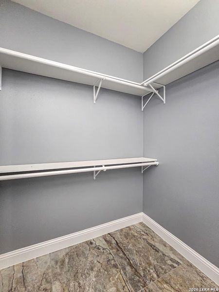 Spacious, unfurnished interior of a new home in , Eagle Pass (Image 31).