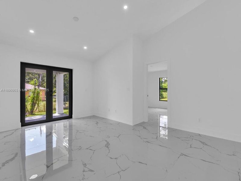 Image 18 of a home in .