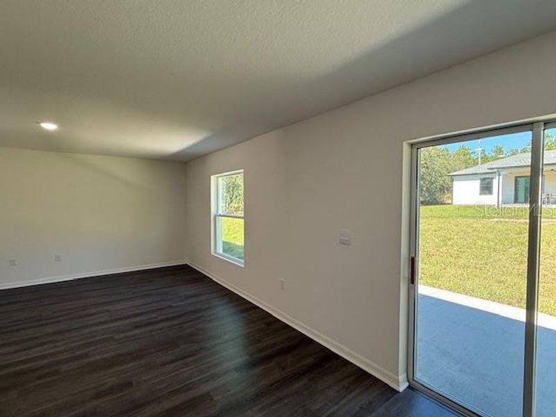 Spacious, unfurnished interior of a new home in Citrus Springs, Citrus Springs (Image 19).