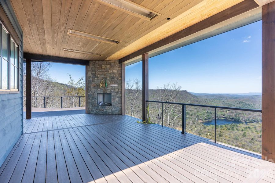 Exterior details and patio area of a home in , Lake Toxaway (Image 8).