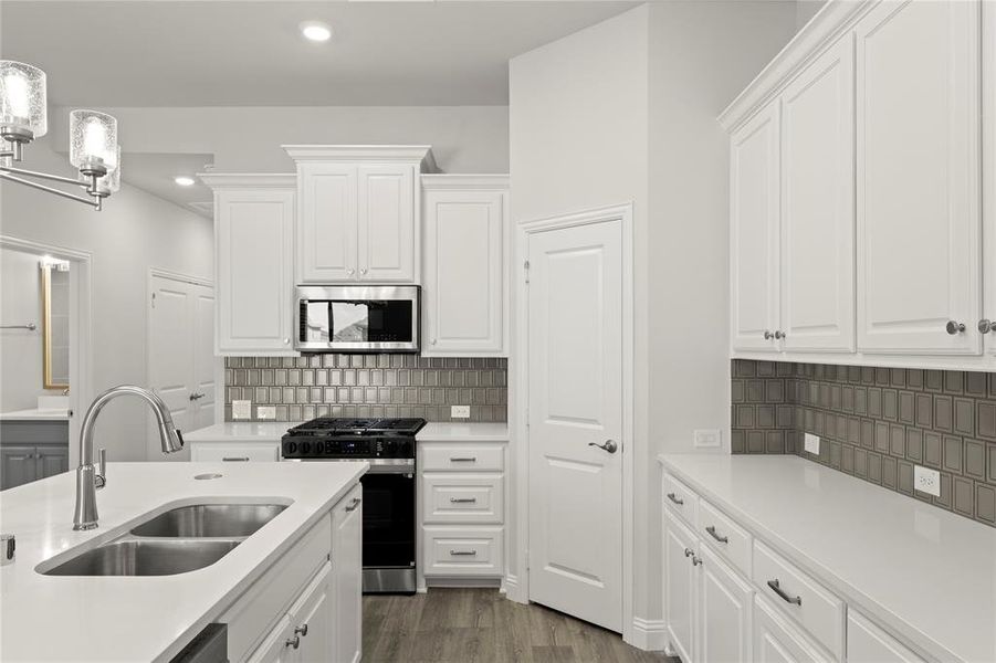 Furnished interior view inside a new home in Woodbridge, Wylie (Image 5).