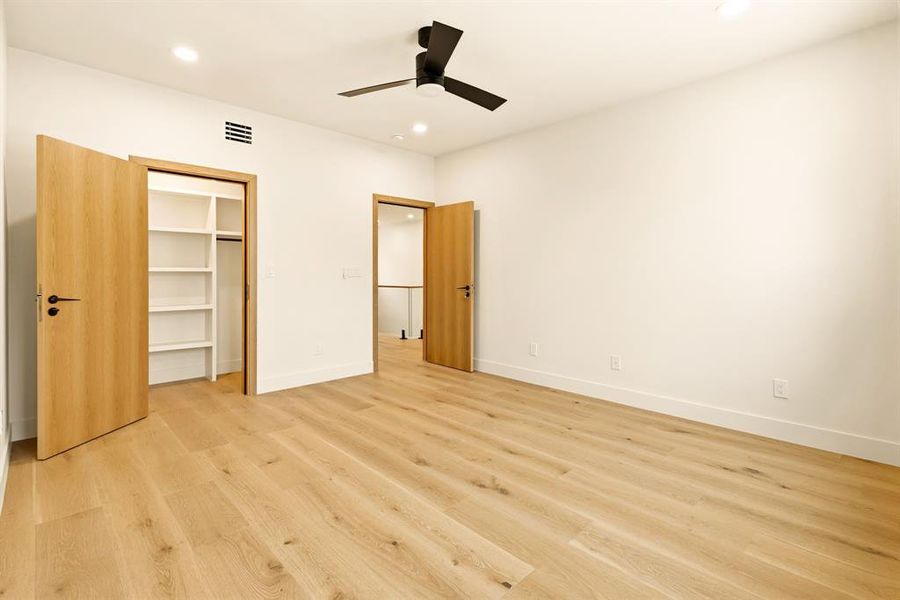 Spacious, unfurnished interior of a new home in , Dallas (Image 19).