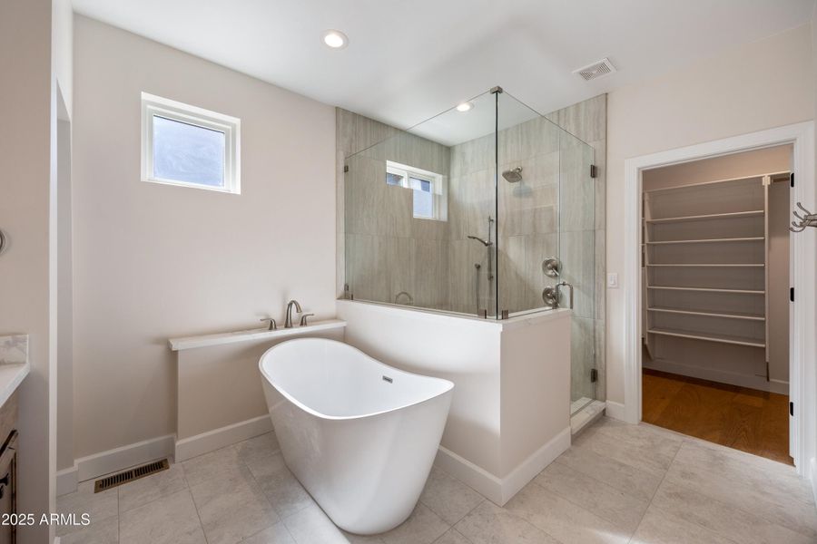 2268RoundaboutCir-HeberOvergaardAZ-20 2268RoundaboutCir-HeberOvergaardAZ-20