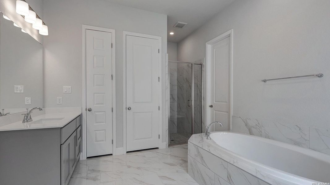 Furnished interior view inside a new home in Haby Hill, San Antonio (Image 7).