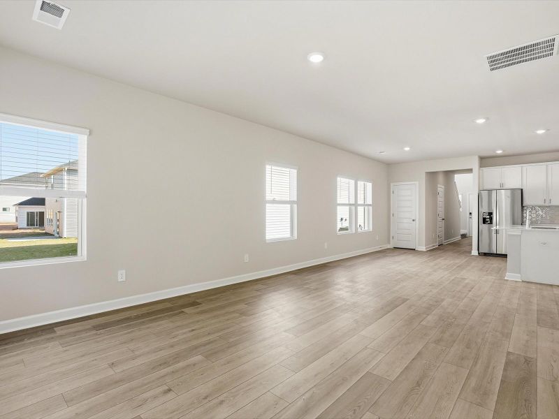 Spacious, unfurnished interior of a new home in Brayfield Manor - Heritage Collection, Wellford (Image 11).