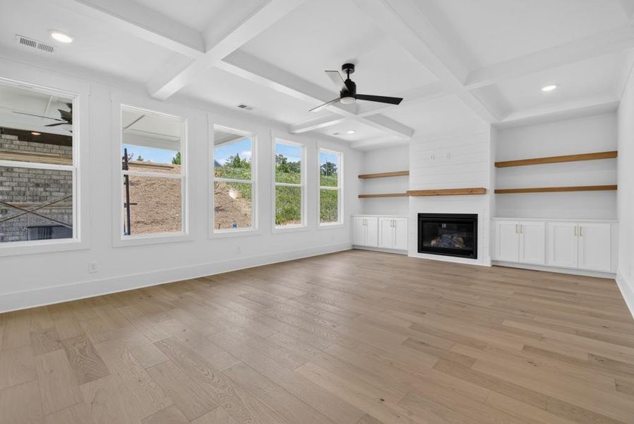 Spacious, unfurnished interior of a new home in Livingstone Park, Kennesaw (Image 12).