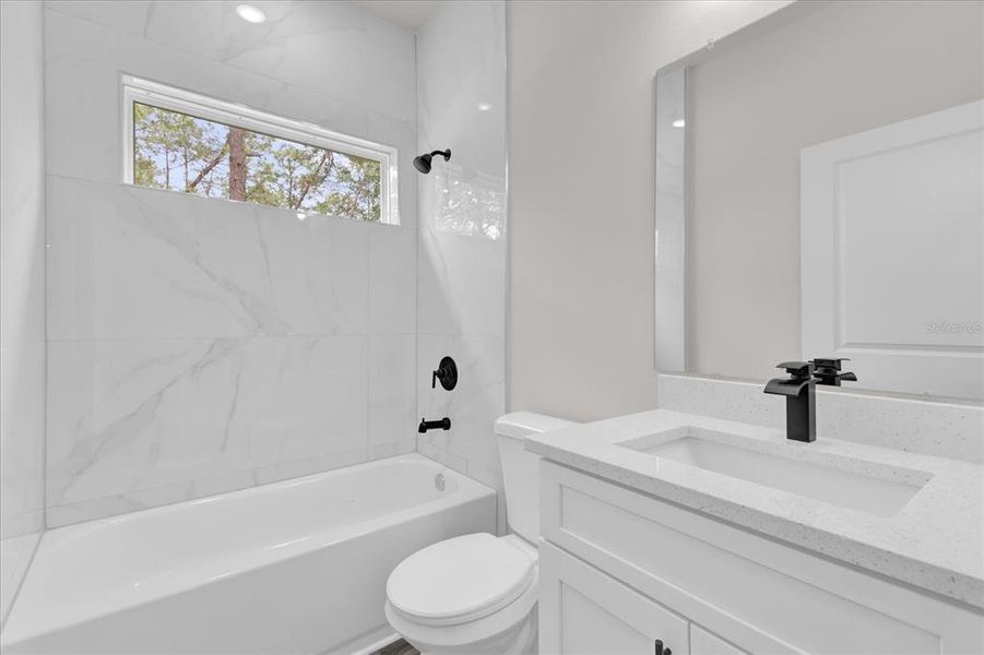 Spacious, unfurnished interior of a new home in , Ocala (Image 15).