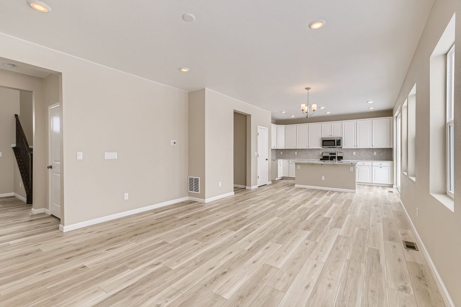 Spacious, unfurnished interior of a new home in The Aurora Highlands, Aurora (Image 8).