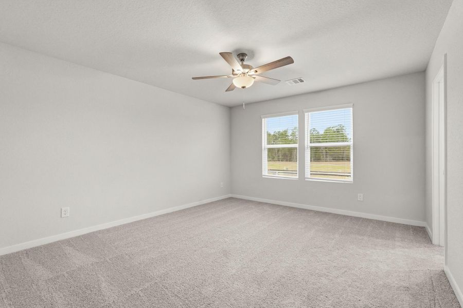 Spacious, unfurnished interior of a new home in Crockett Meadows, Conroe (Image 14).