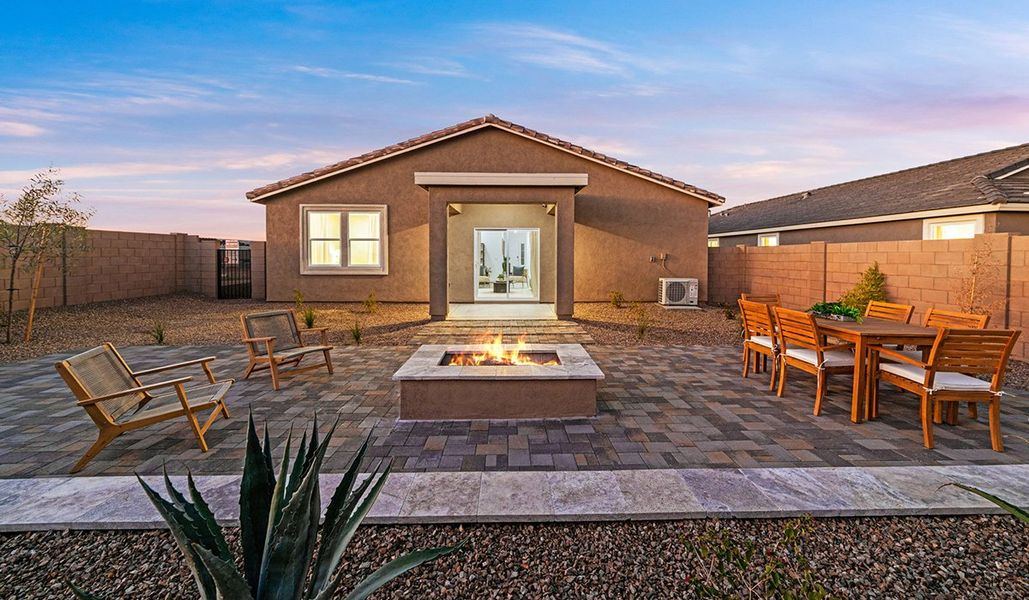 Representative exterior details of a home built from the Mariposa - C40M by D.R. Horton in Entrada Del Toro at Rancho Sahuarita, Sahuarita (Image 35).