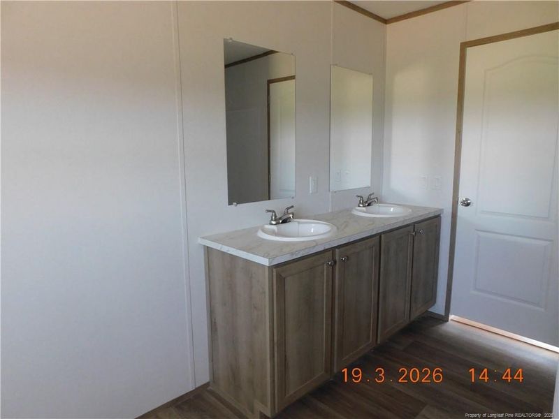 Dual Vanity Dual Vanity