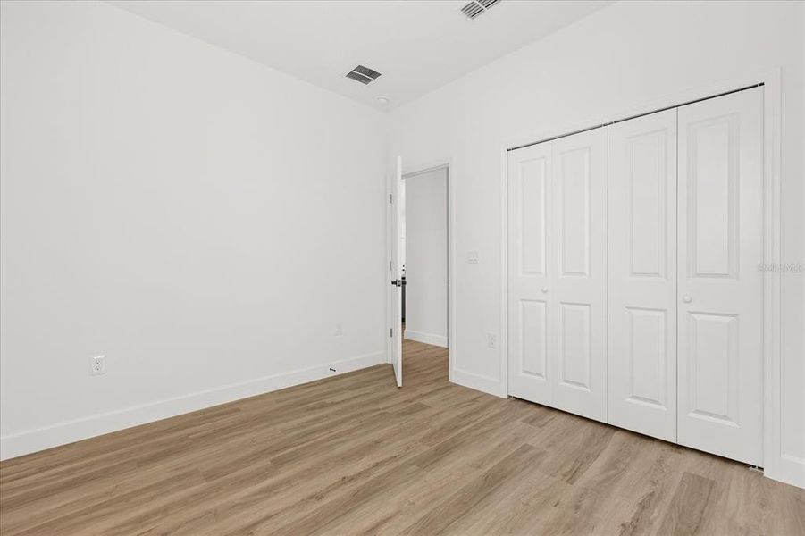 Spacious, unfurnished interior of a new home in , Kissimmee (Image 7).