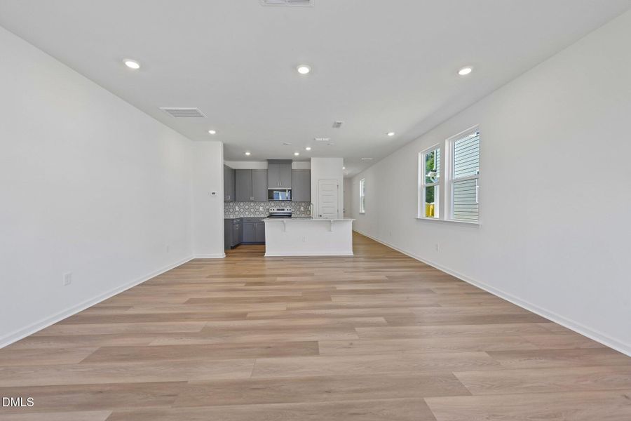 11-web-or-mls-Rabbitbrush St-S2304-011