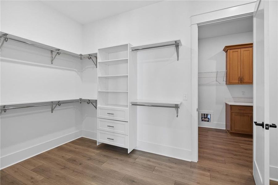 Spacious, unfurnished interior of a new home in , Dallas (Image 40).