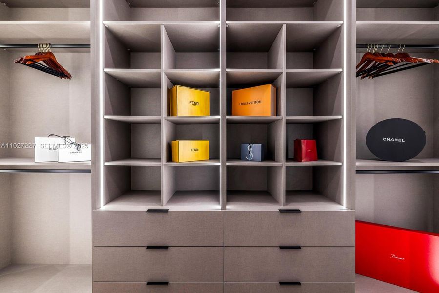 Close-up of interior finishes inside a home in , Biscayne Park (Image 25). Close-up of interior finishes inside a home in , Biscayne Park (Image 25).