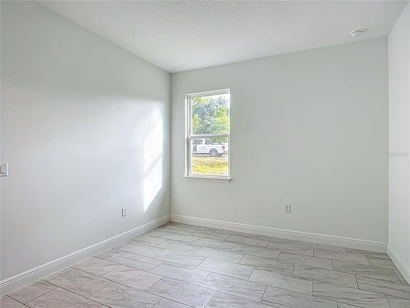Spacious, unfurnished interior of a new home in , Citrus Springs (Image 34).