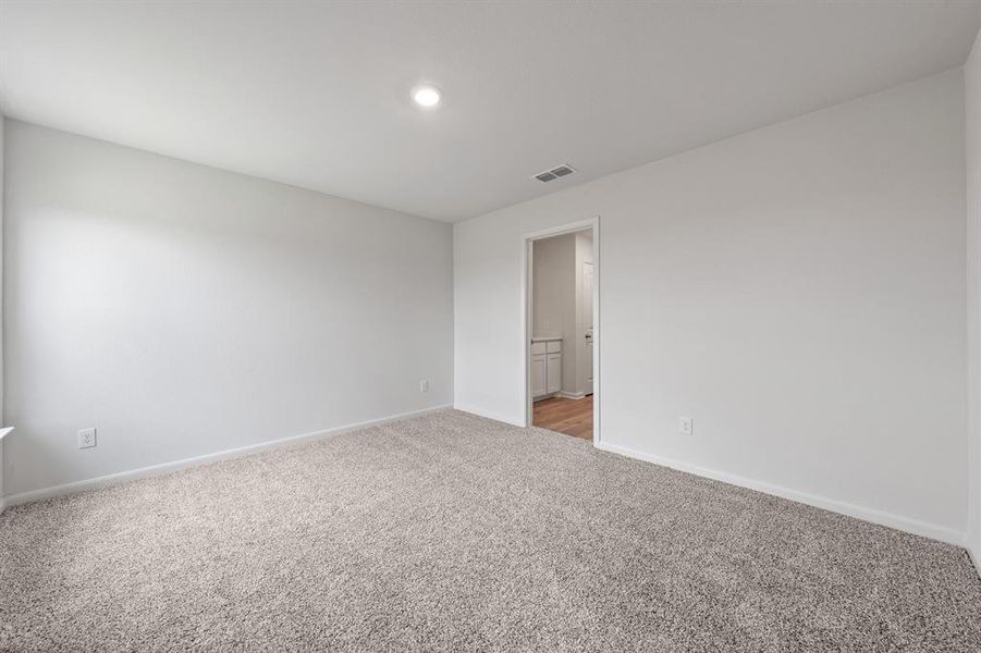 Spacious, unfurnished interior of a new home in Delano Estates, Greenville (Image 4).