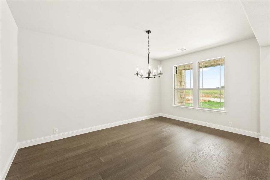 Spacious, unfurnished interior of a new home in The Oaks, Red Oak (Image 33).