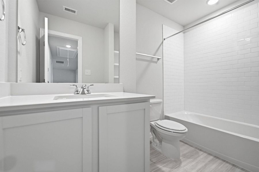 Furnished interior view inside a new home in Steed Landing, Texas City (Image 28).