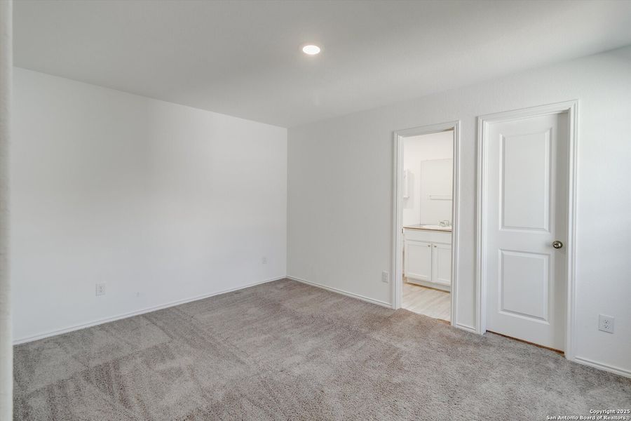 Spacious, unfurnished interior of a new home in , San Antonio (Image 13). Spacious, unfurnished interior of a new home in , San Antonio (Image 13).