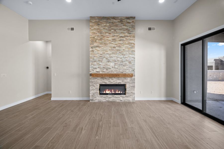 Spacious, unfurnished interior of a new home in Emerald Estates, El Paso (Image 19). Spacious, unfurnished interior of a new home in Emerald Estates, El Paso (Image 19).