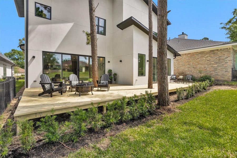Exterior details and patio area of a home in , Montgomery (Image 2).