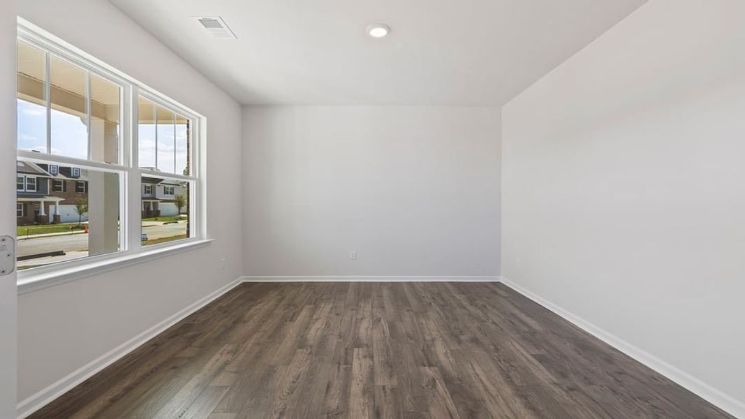 Spacious, unfurnished interior of a new home in Baxter Village, Boiling Springs (Image 12).