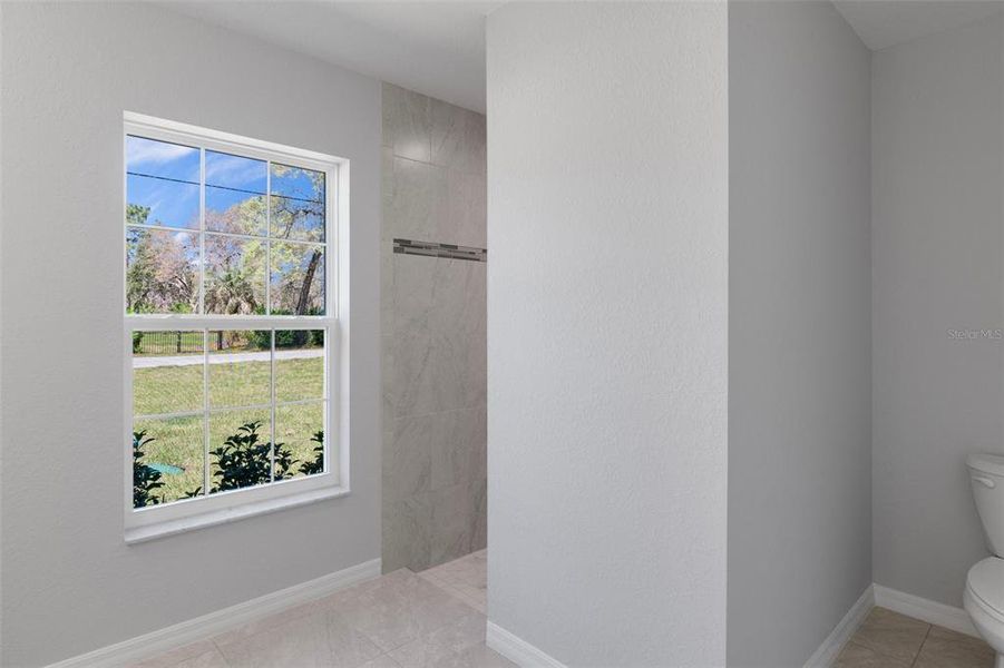 Spacious, unfurnished interior of a new home in , Brooksville (Image 18).