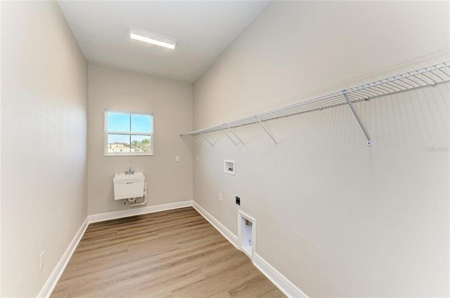 Spacious, unfurnished interior of a new home in Triple Creek, Riverview (Image 34). Spacious, unfurnished interior of a new home in Triple Creek, Riverview (Image 34).