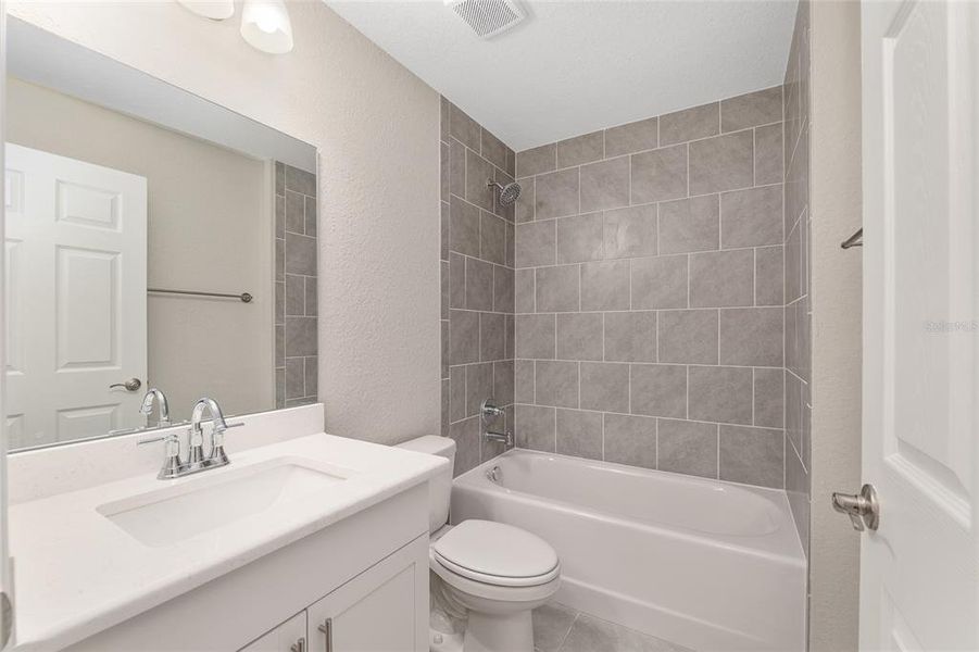 Furnished interior view inside a new home in , Dunnellon (Image 15).