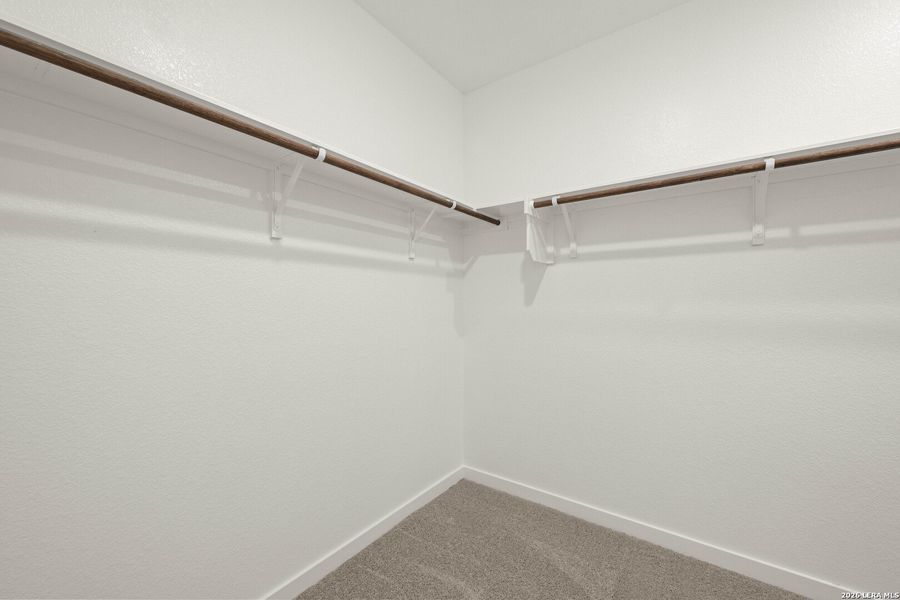 Spacious, unfurnished interior of a new home in Arroyo Ranch, Seguin (Image 14).