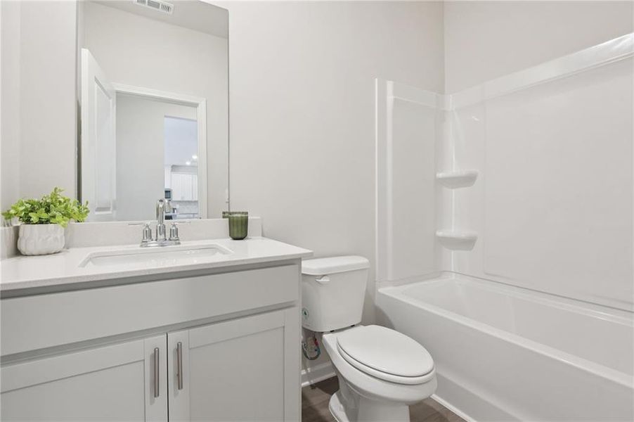 Furnished interior view inside a new home in Ivey Township, Dallas (Image 38).