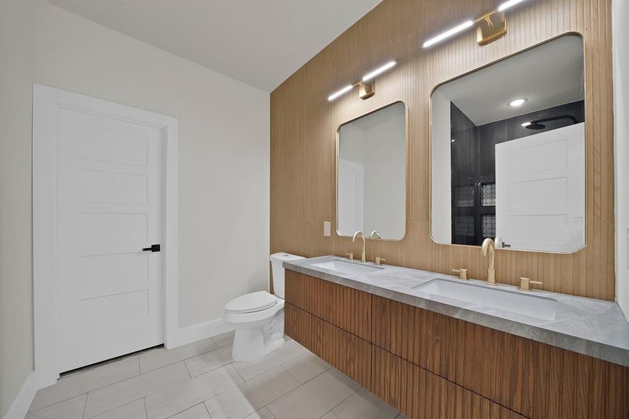 Furnished interior view inside a new home in , Granbury (Image 7).