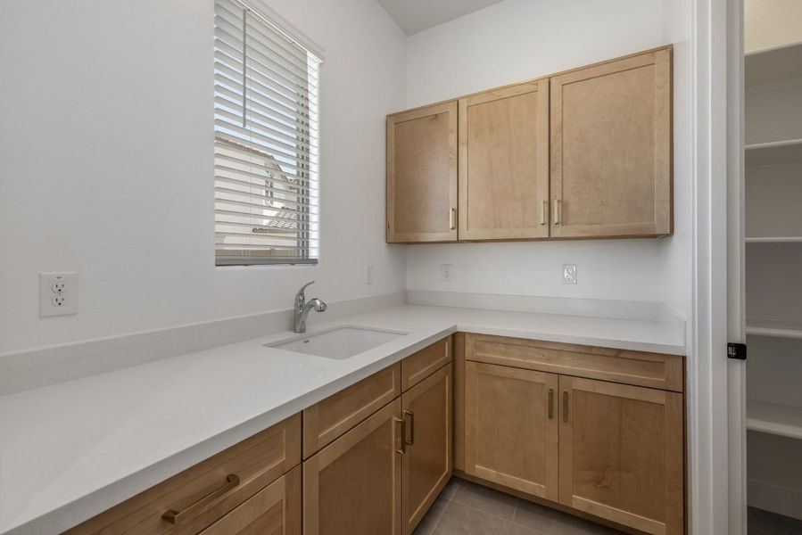 Representative furnished interior of a home built from the Ponderosa by William Ryan Homes in Silver Cross, San Tan Valley (Image 15).
