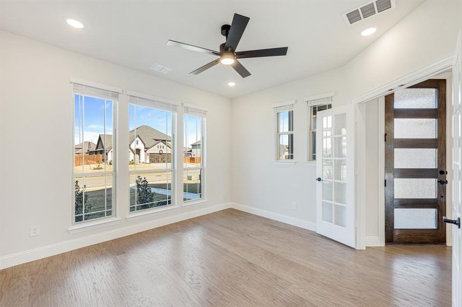 Spacious, unfurnished interior of a new home in Triple Diamond Ranch, Mansfield (Image 22).