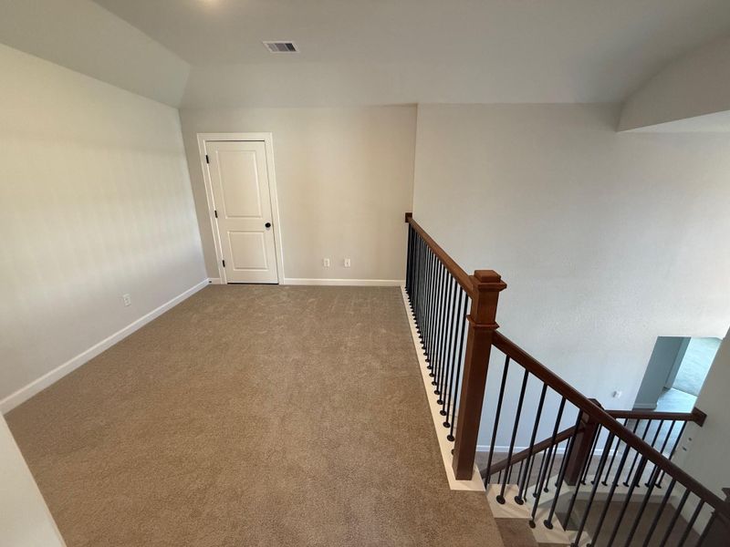 Spacious, unfurnished interior of a new home in Wellborn Settlement, College Station (Image 13).