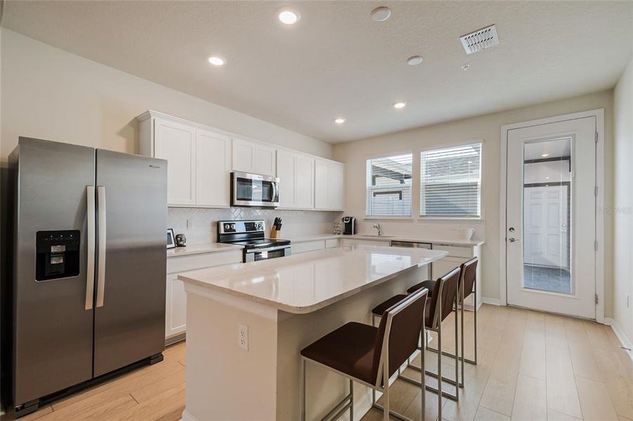 Furnished interior view inside a new home in , Orlando (Image 8).