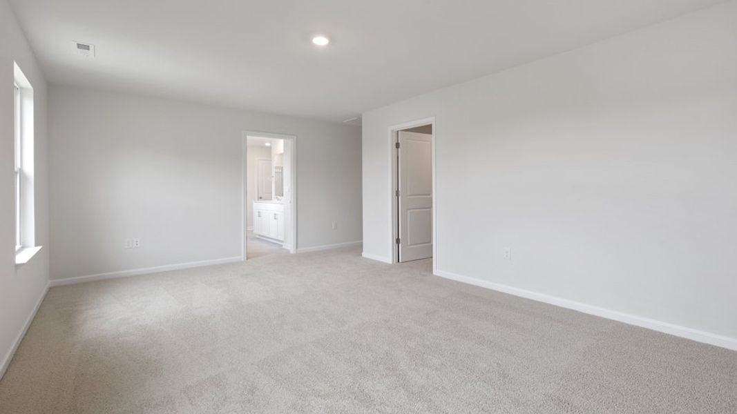 Spacious, unfurnished interior of a new home in Villa Grande, Winterville (Image 26).